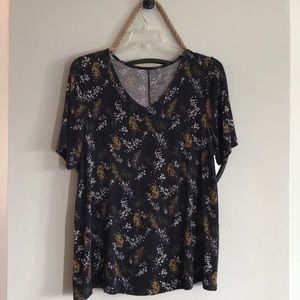 Short Sleeve V-Neck Swing Shirt